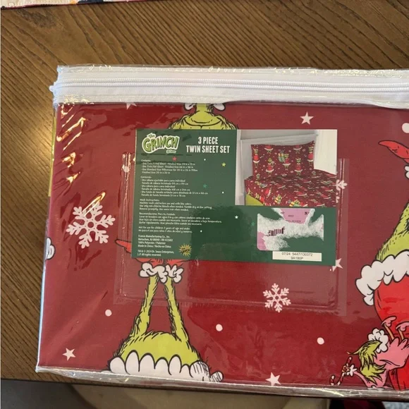 Grinch 3-Piece Twin Sheet Set - Picture 4 of 6